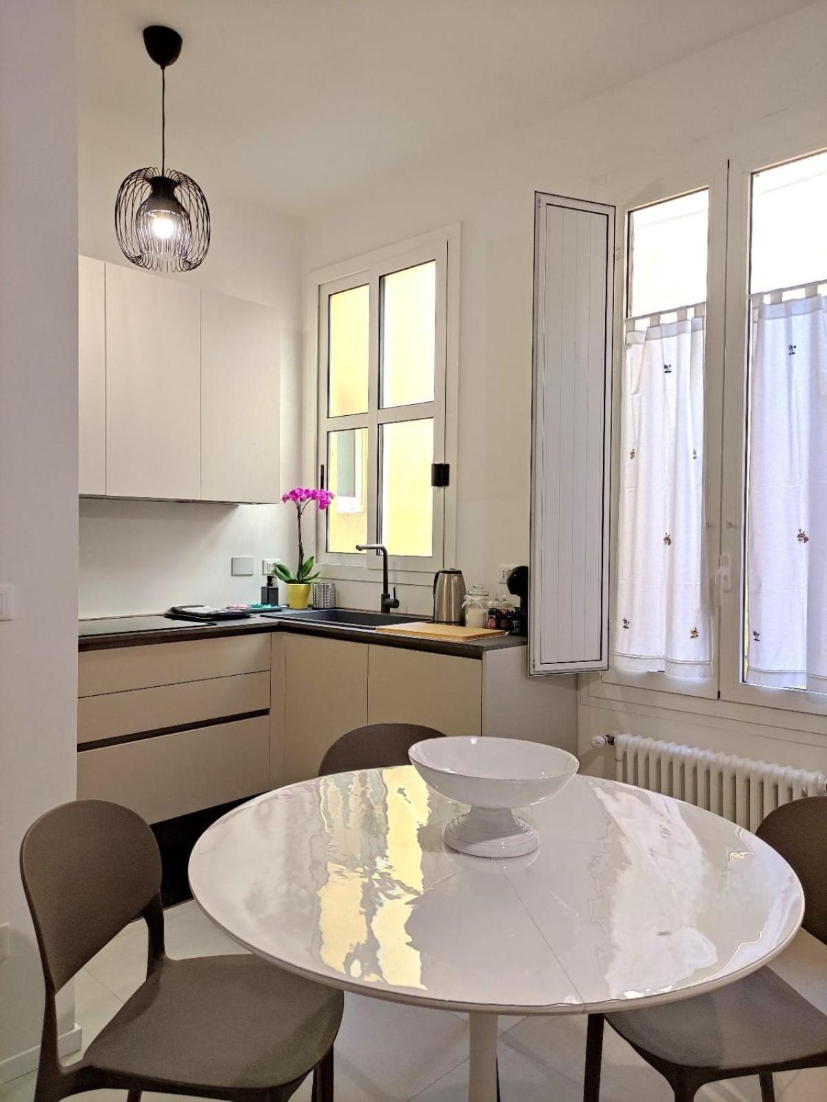 Avesella House *