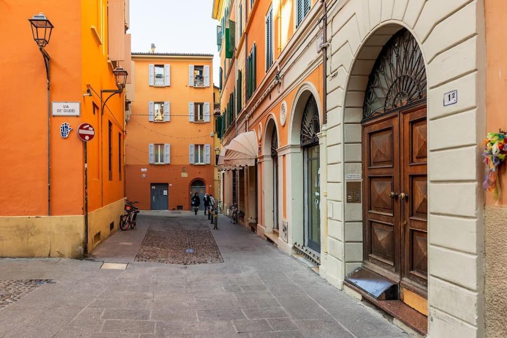 All'ombra Delle Due Torri Family Apartment *