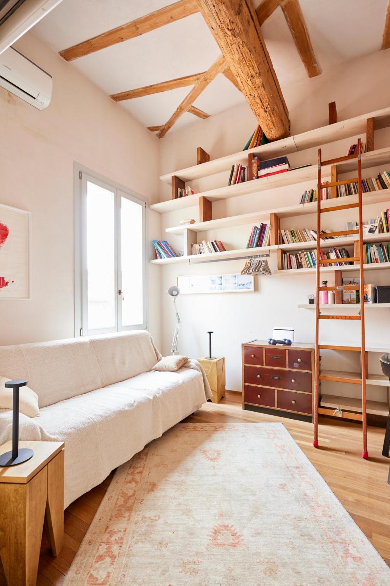 Bright And Peaceful In Historic Palazzo Appartement