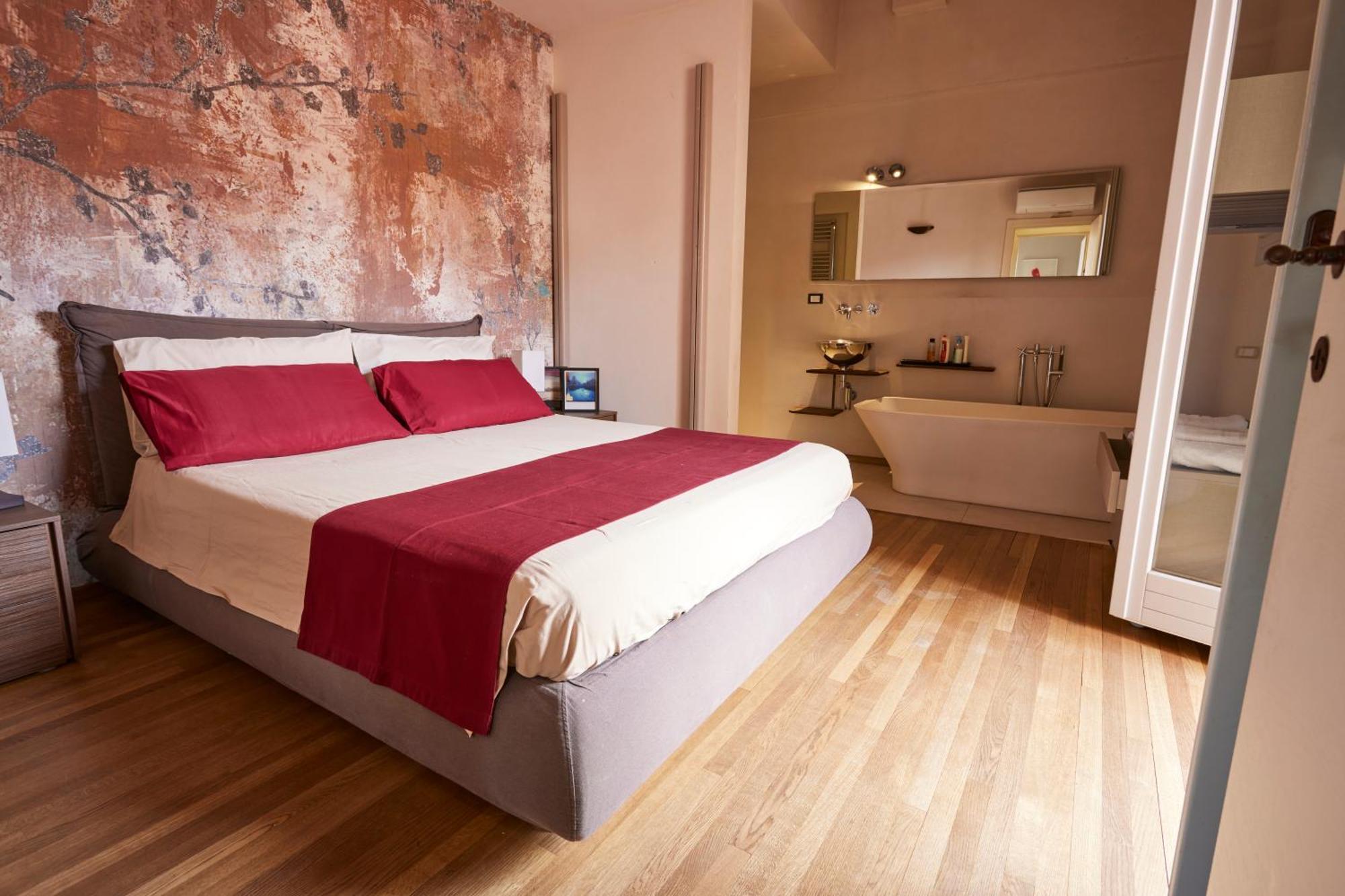 Bright And Peaceful In Historic Palazzo Appartement *