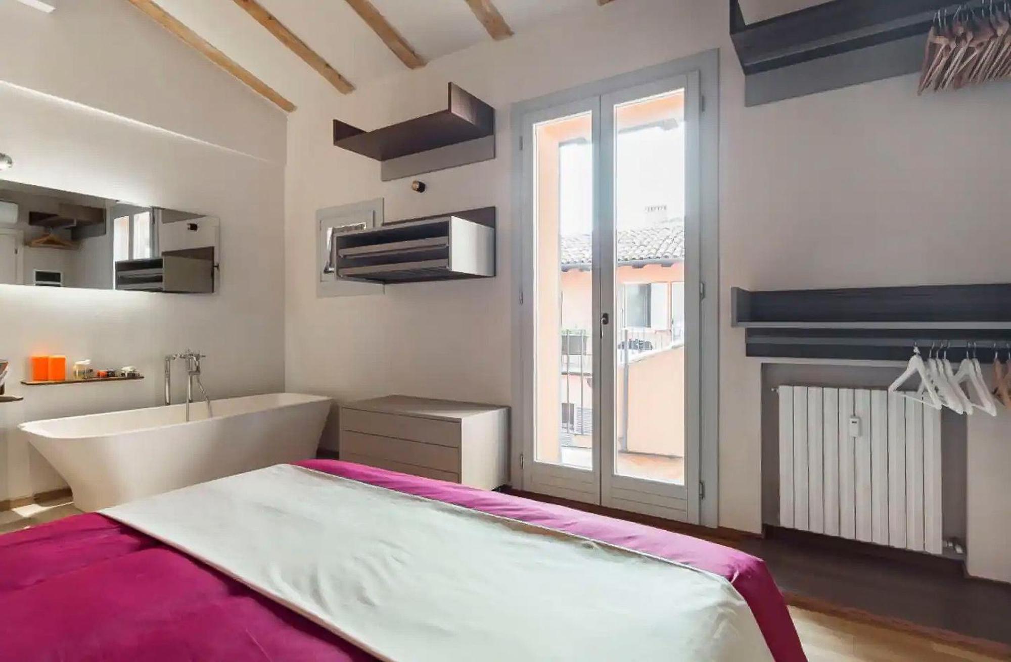Bright And Peaceful In Historic Palazzo Appartement *