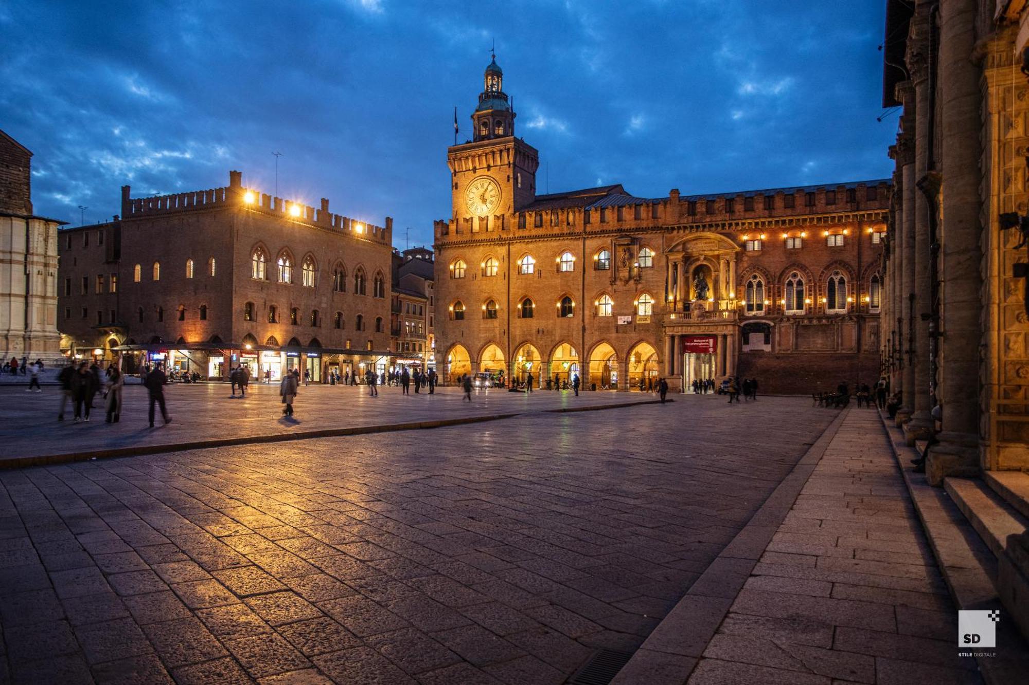 Urbanicooh Guidozagni - Piazza Maggiore View *