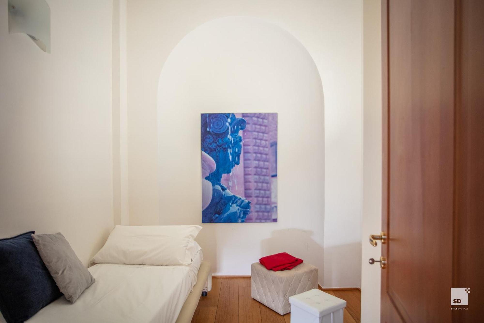 Urbanicooh Garisenda - Piazza Maggiore View Apartment