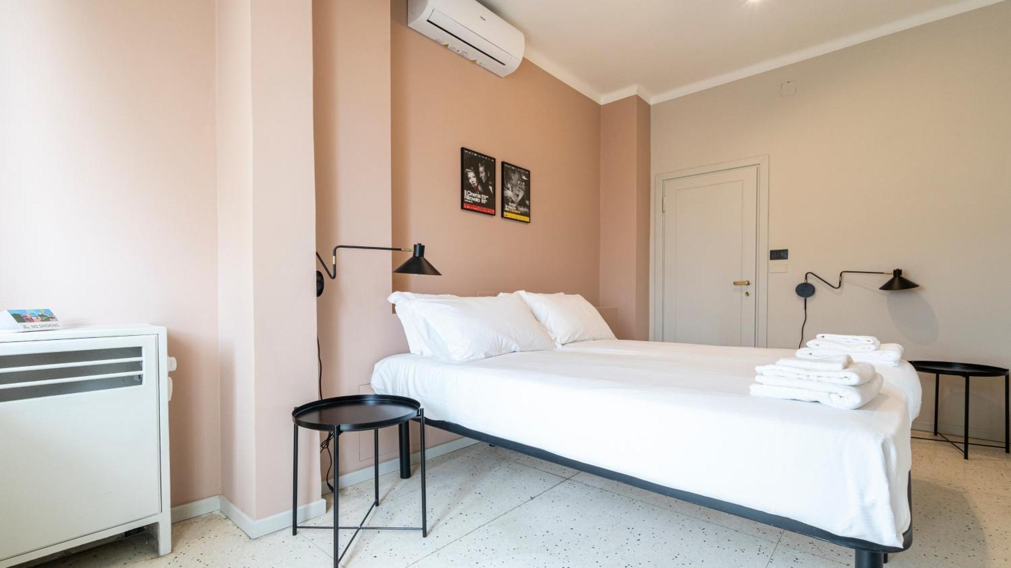 Amendola 17 Apartment