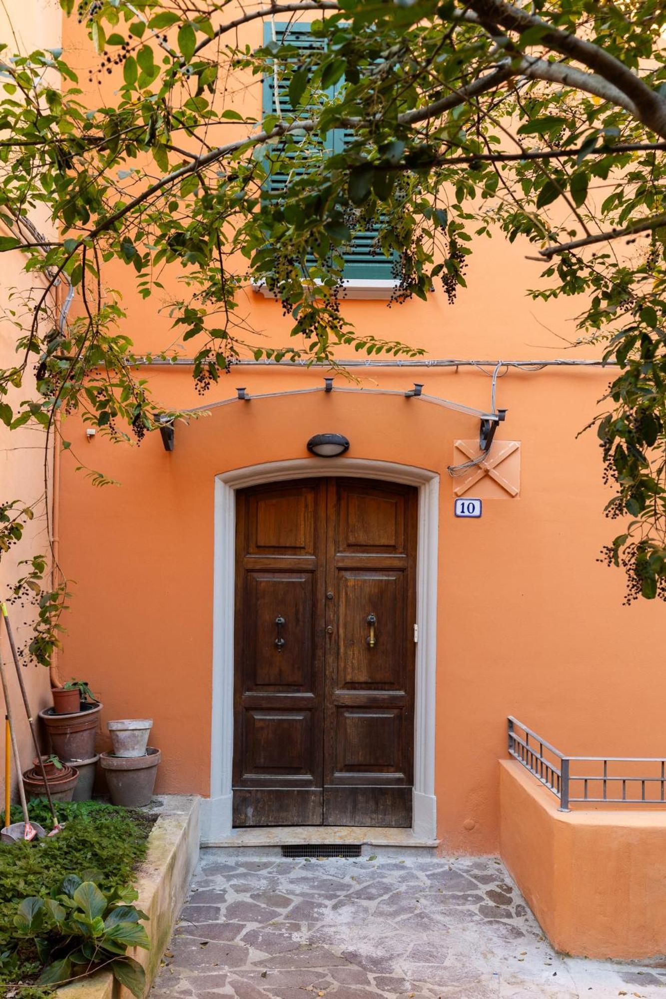 Capo Di Lucca White By Wonderful Italy *