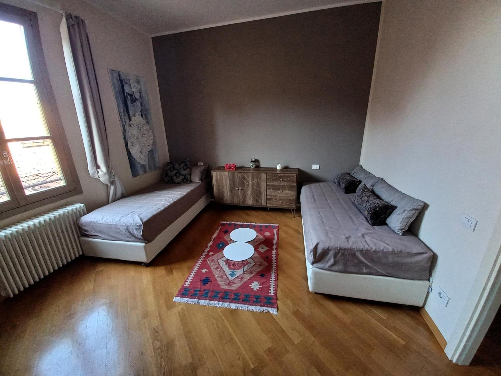 Pompeo Apartment *