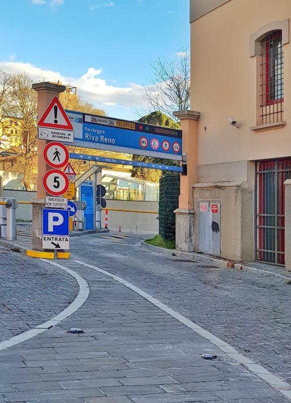 And La Piazzetta Della Pioggia Bologna