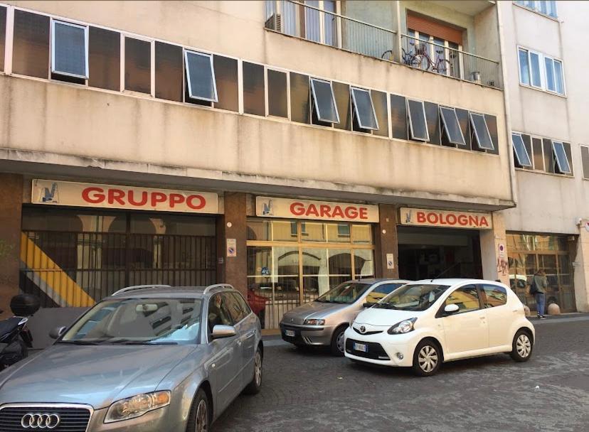And La Piazzetta Della Pioggia
