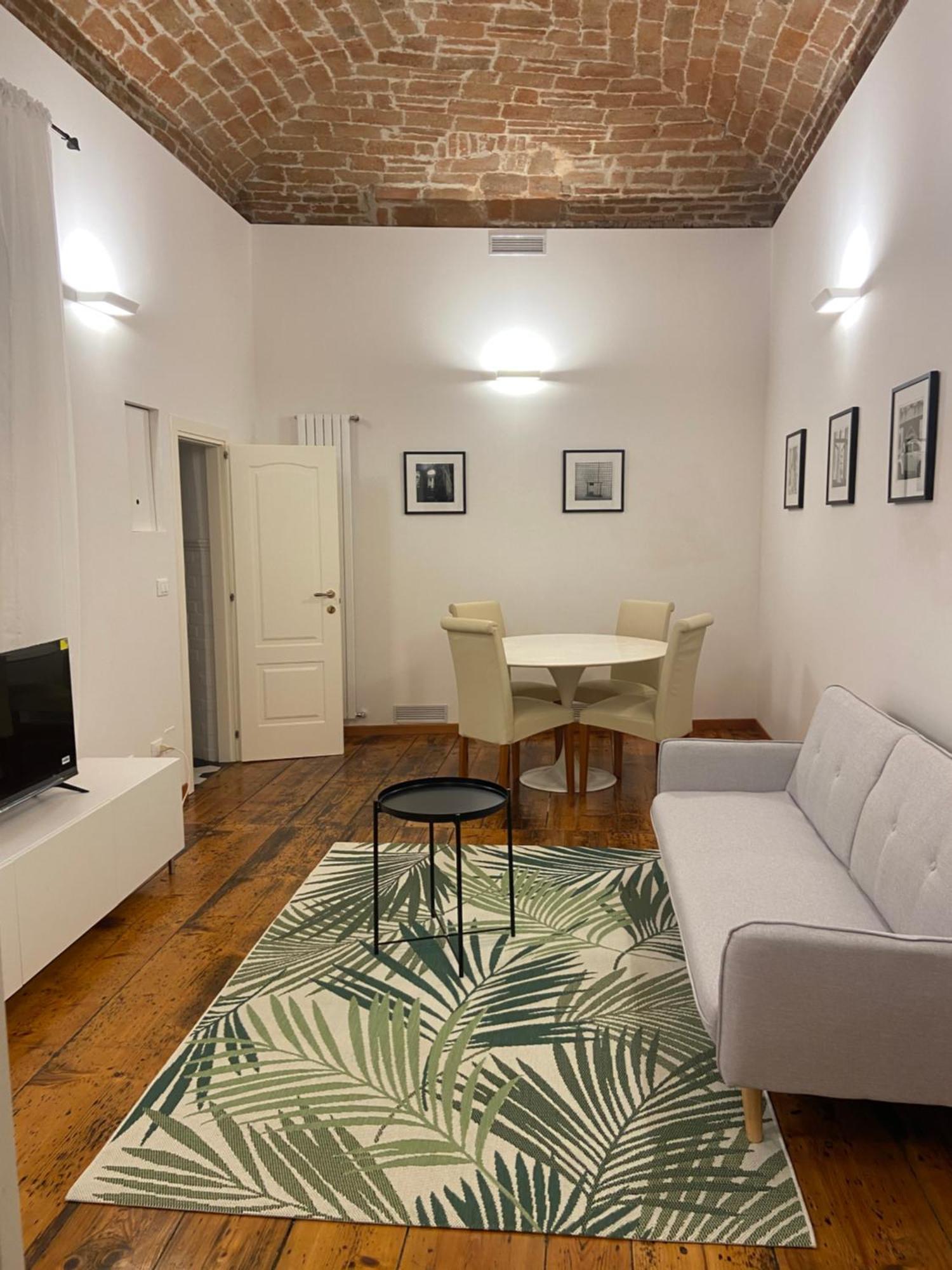 Apartment Casa Ortelia: In A Historic Building Bologna