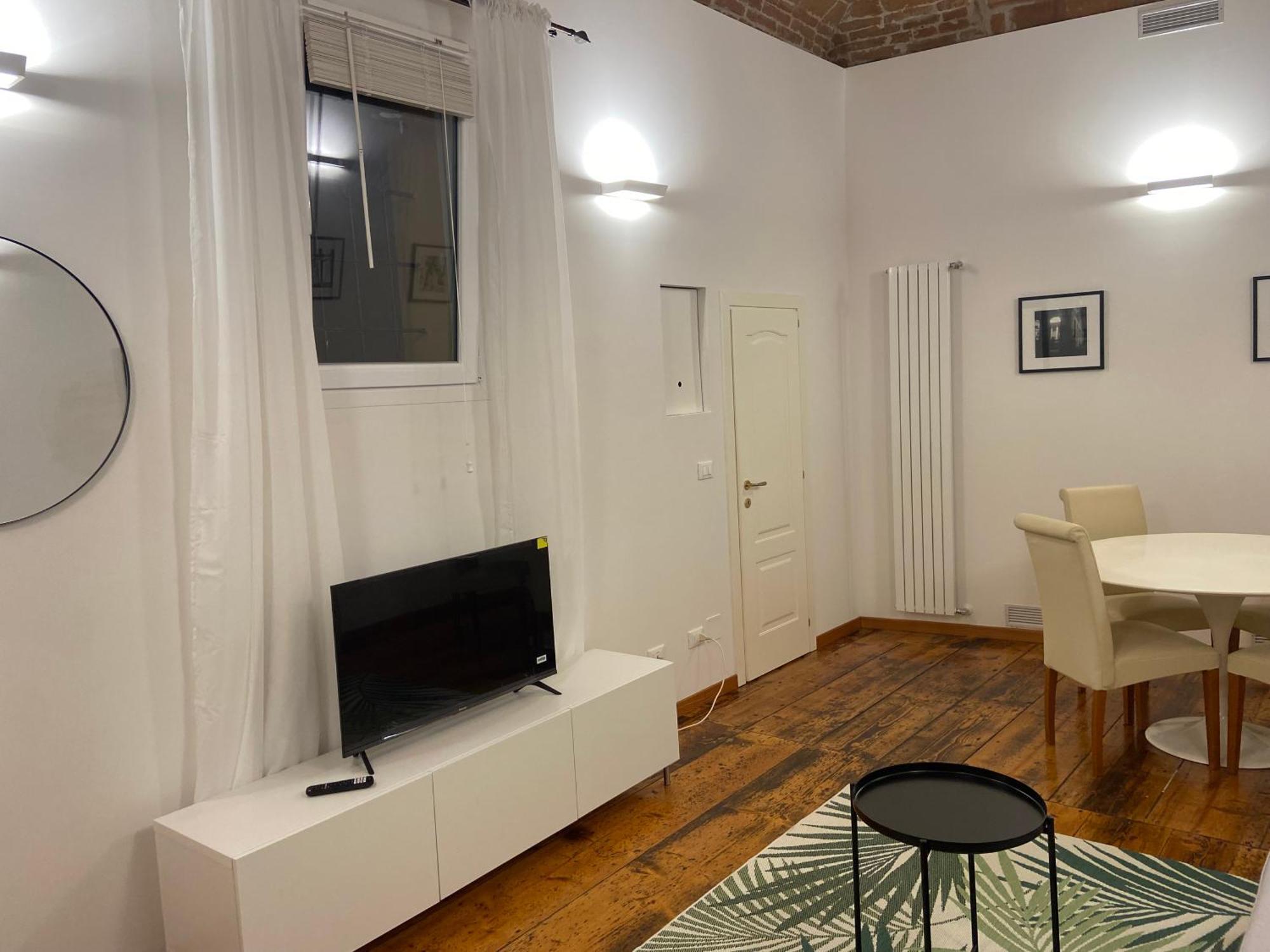 Casa Ortelia: In A Historic Building * Bologna