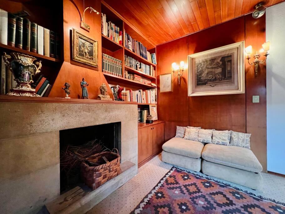 Apartment House Of Angels - In The Heart Of Bologna