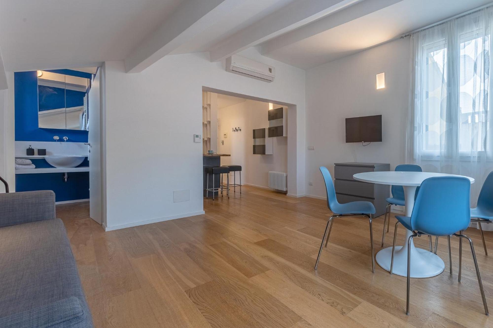 Heart Of Bologna: Center Living