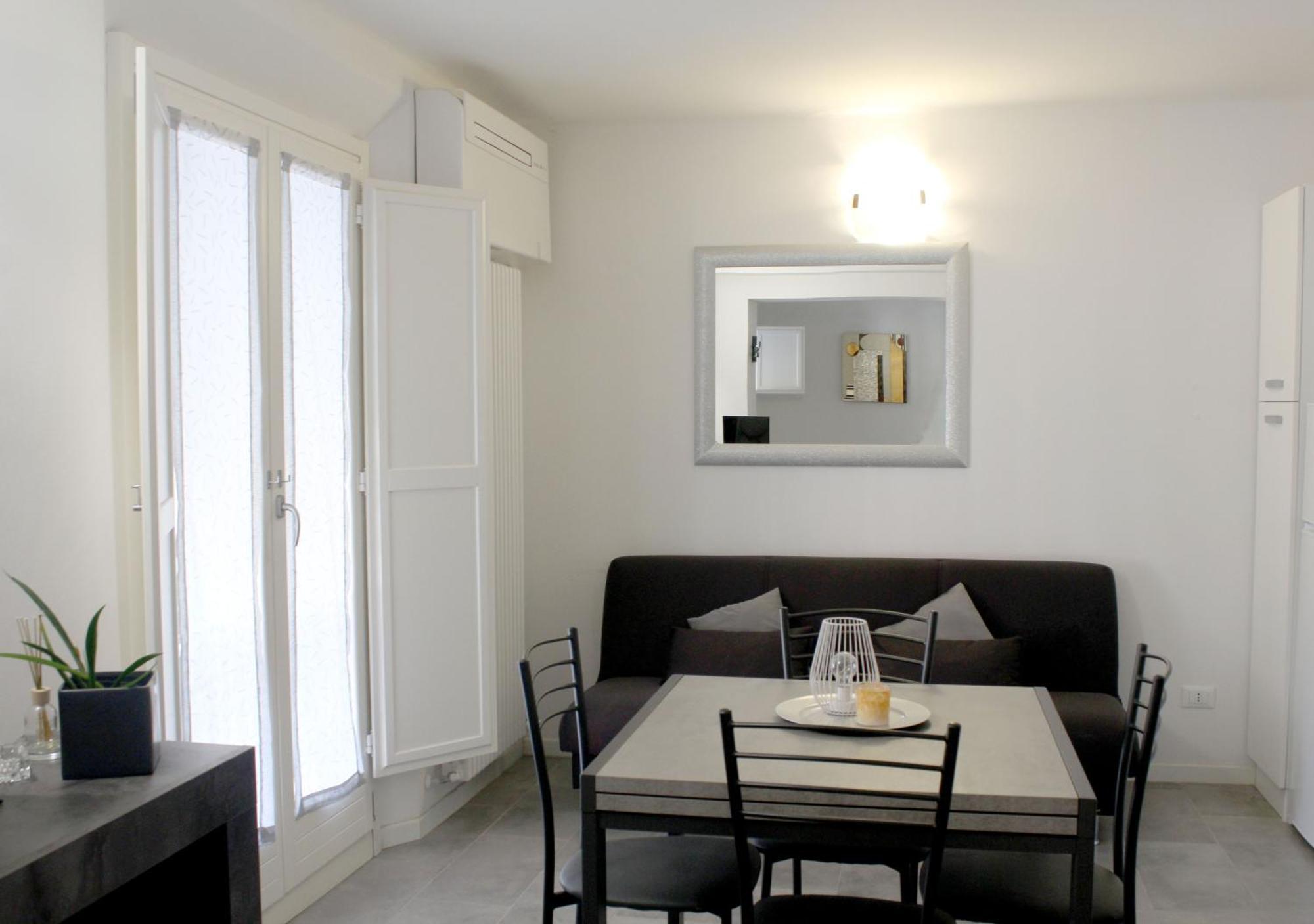 Sky Loft Airport - Modern Apt 1st Floor *