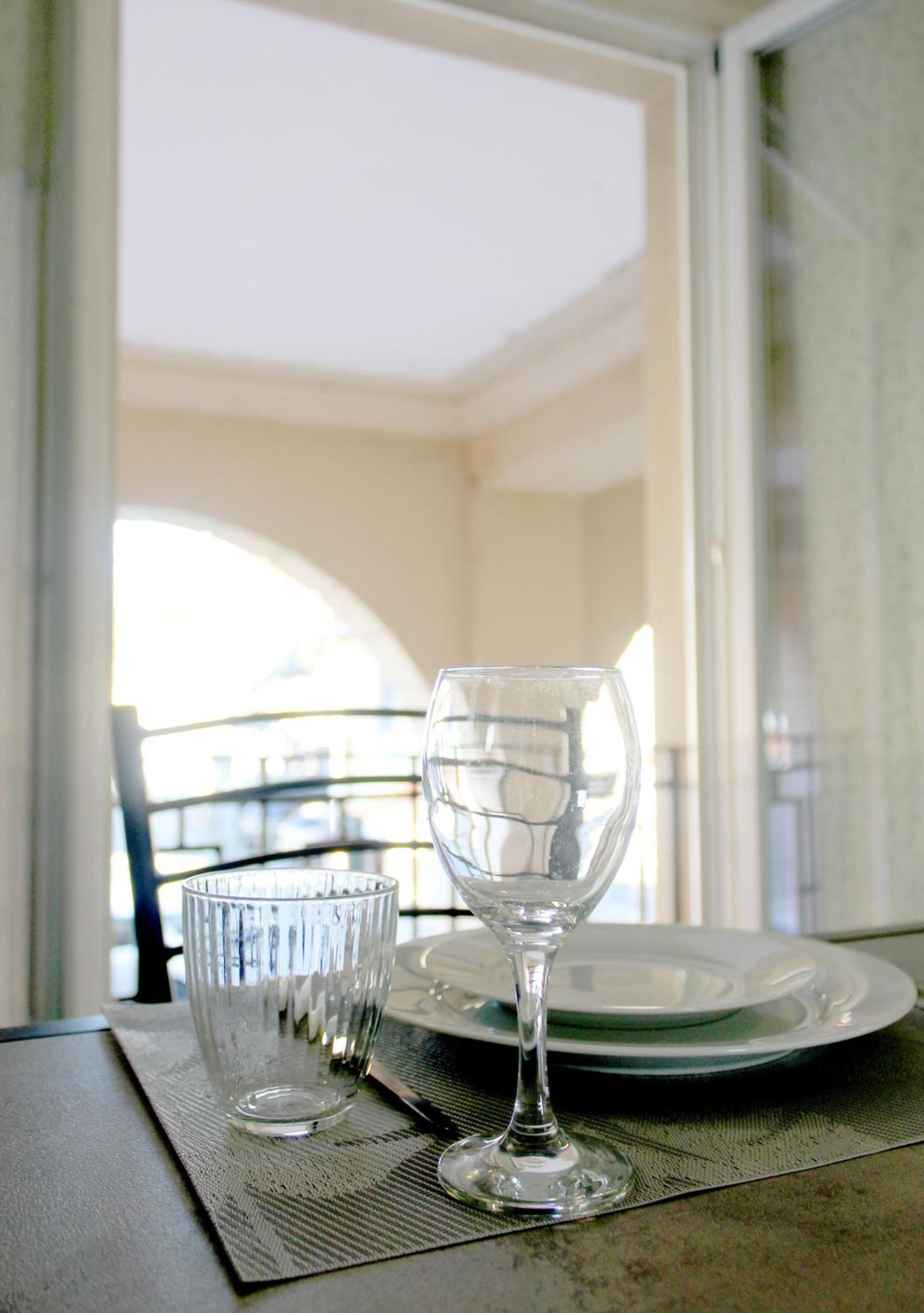 Sky Loft Airport - Modern Apt 1st Floor Appartement
