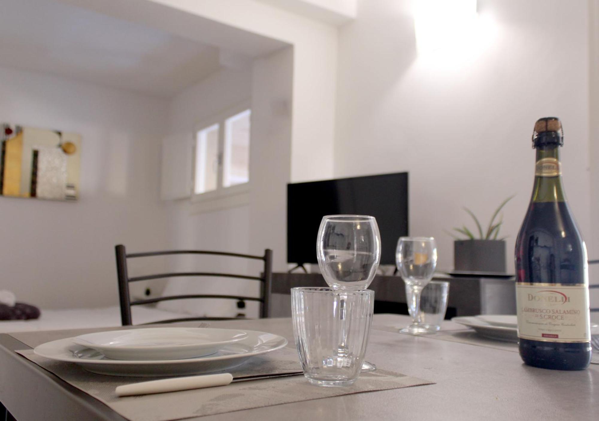 Sky Loft Airport - Modern Apt 1st Floor * Bologna