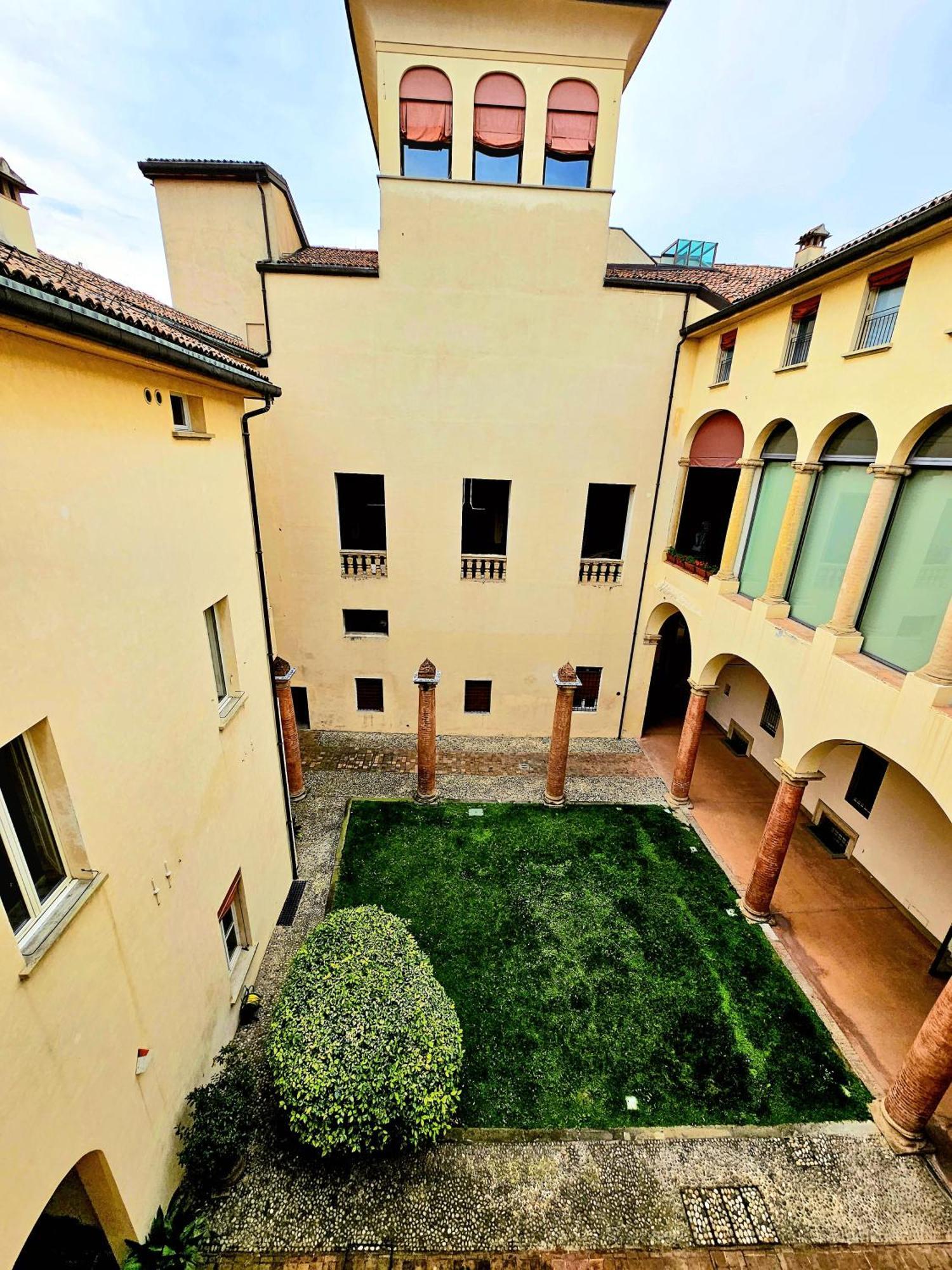 Apartamento Fantuzzi Palace Bolonha