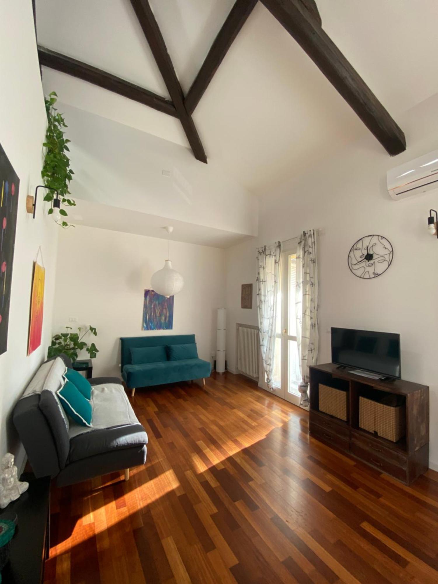 La Casa Di Giulia, Spazioso Loft Su Due Livelli A 10 Minuti Di Macchina Dal Centro Apartment