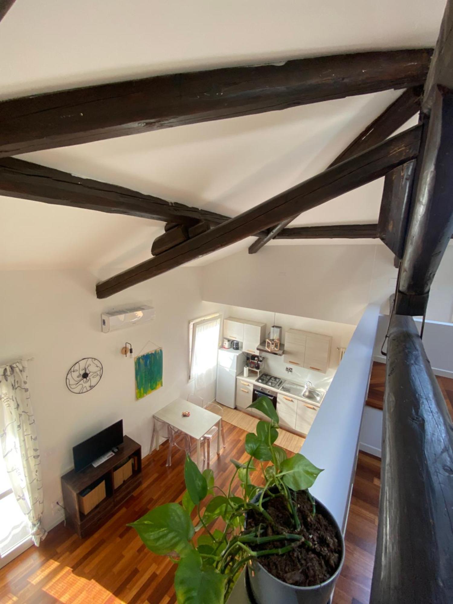 Apartment La Casa Di Giulia, Spazioso Loft Su Due Livelli A 10 Minuti Di Macchina Dal Centro