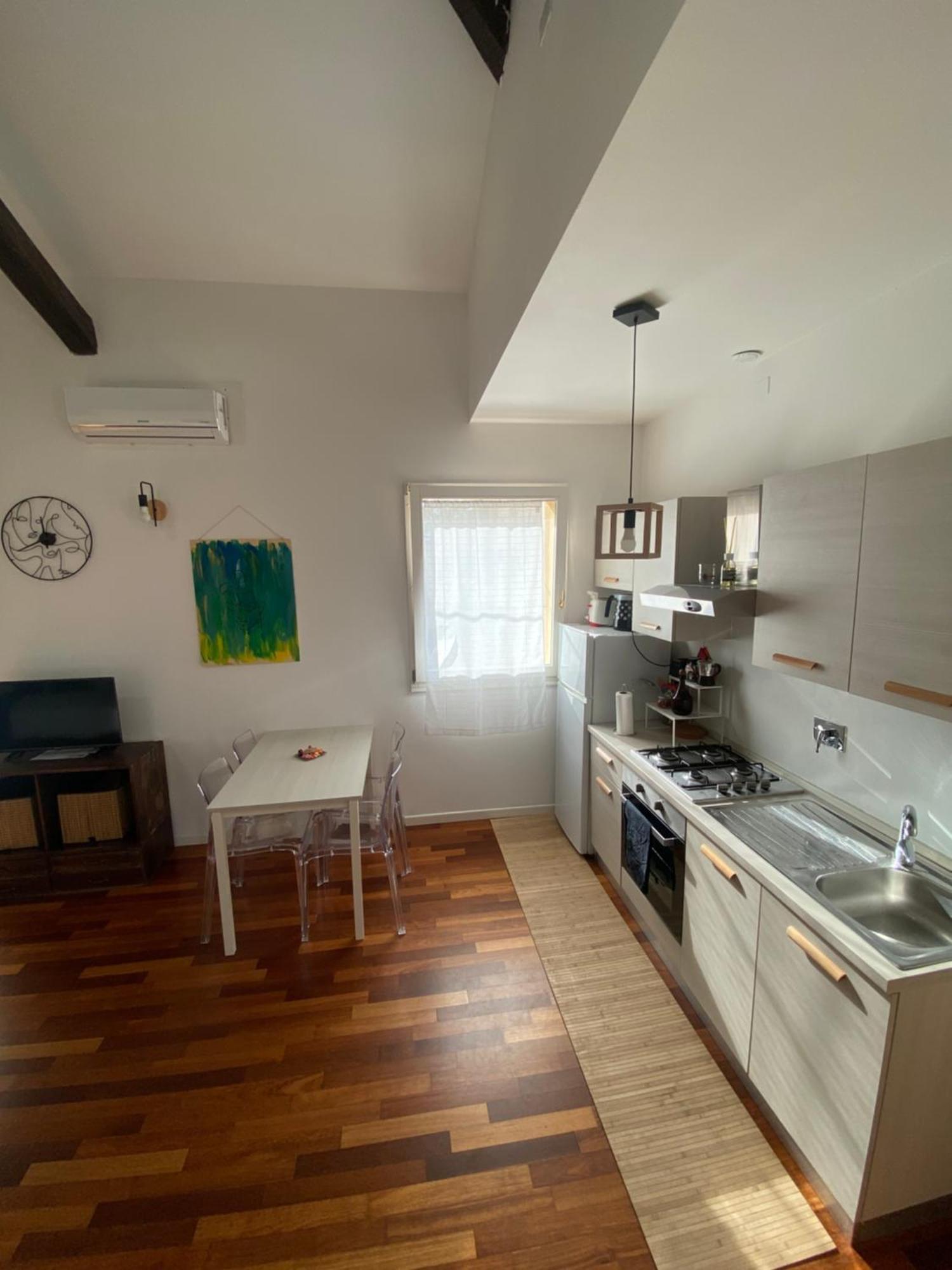 La Casa Di Giulia, Spazioso Loft Su Due Livelli A 10 Minuti Di Macchina Dal Centro Bologna