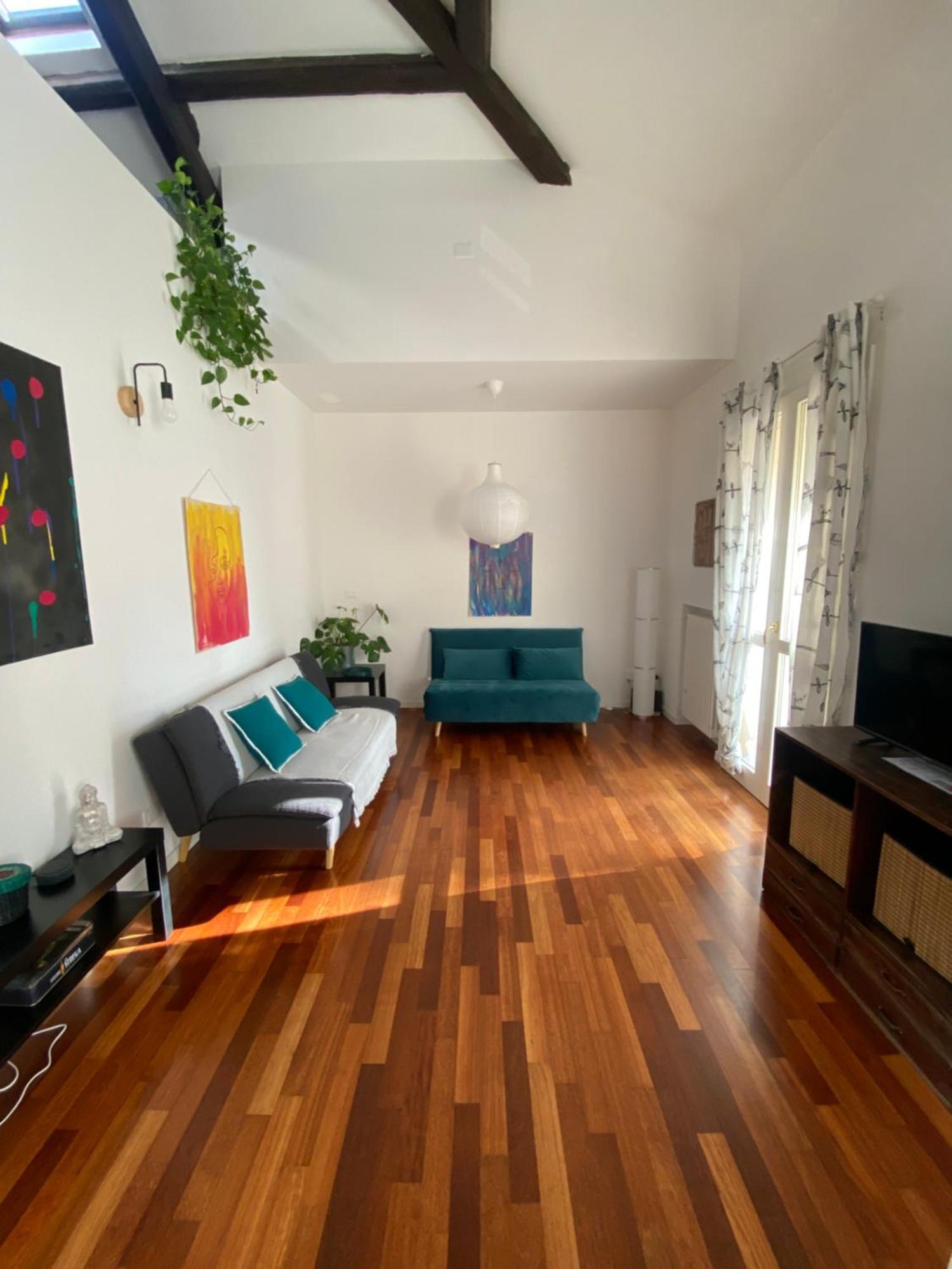 La Casa Di Giulia, Spazioso Loft Su Due Livelli A 10 Minuti Di Macchina Dal Centro