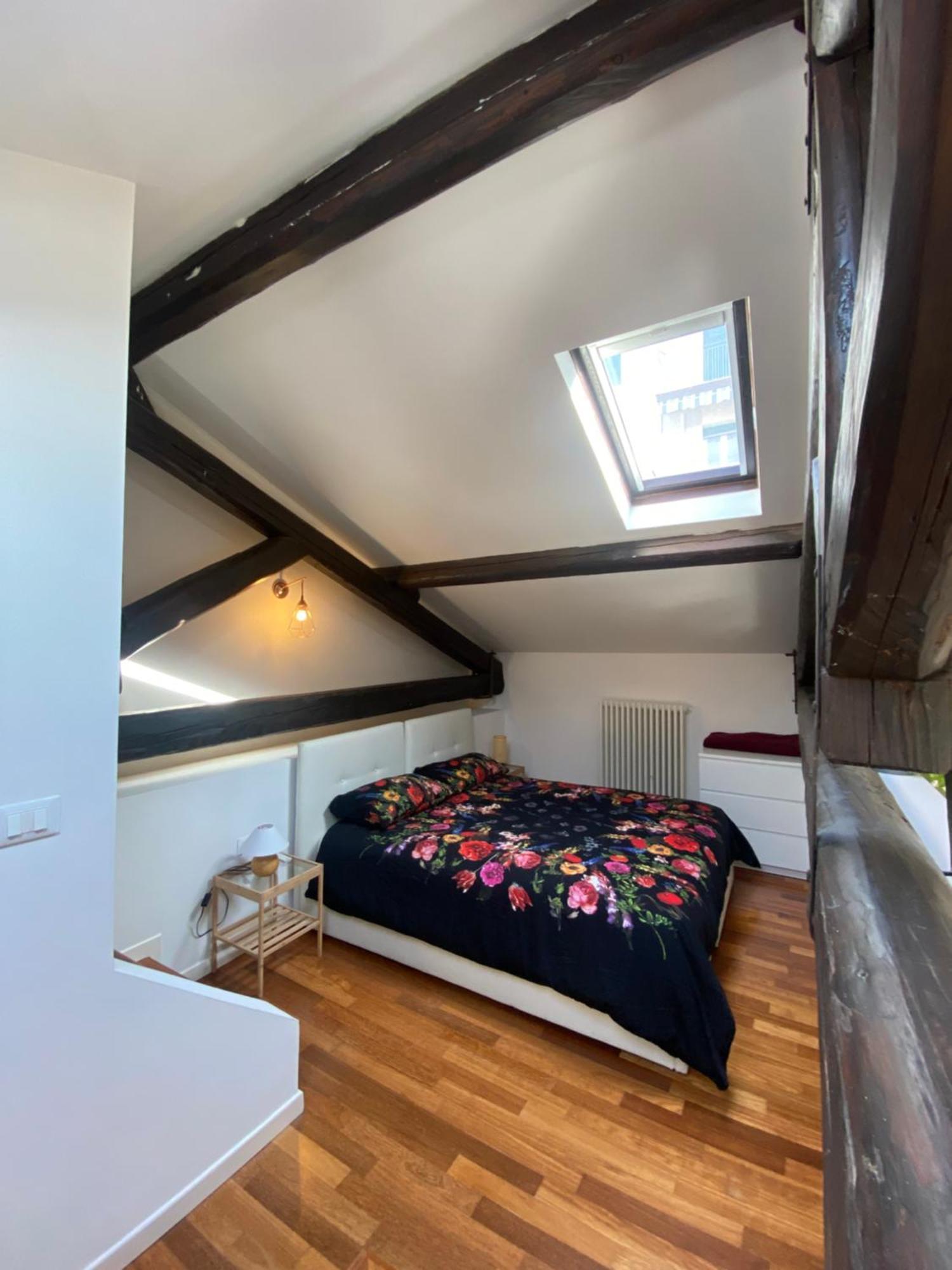La Casa Di Giulia, Spazioso Loft Su Due Livelli A 10 Minuti Di Macchina Dal Centro Bologna