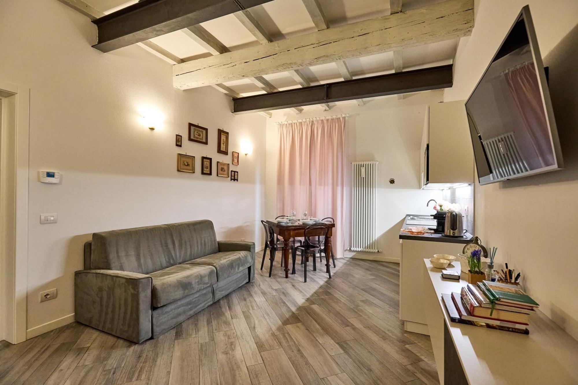 La Torre Lunga -smart Working- 150 M Dalle-from Due Torri-two Towers * Bologna