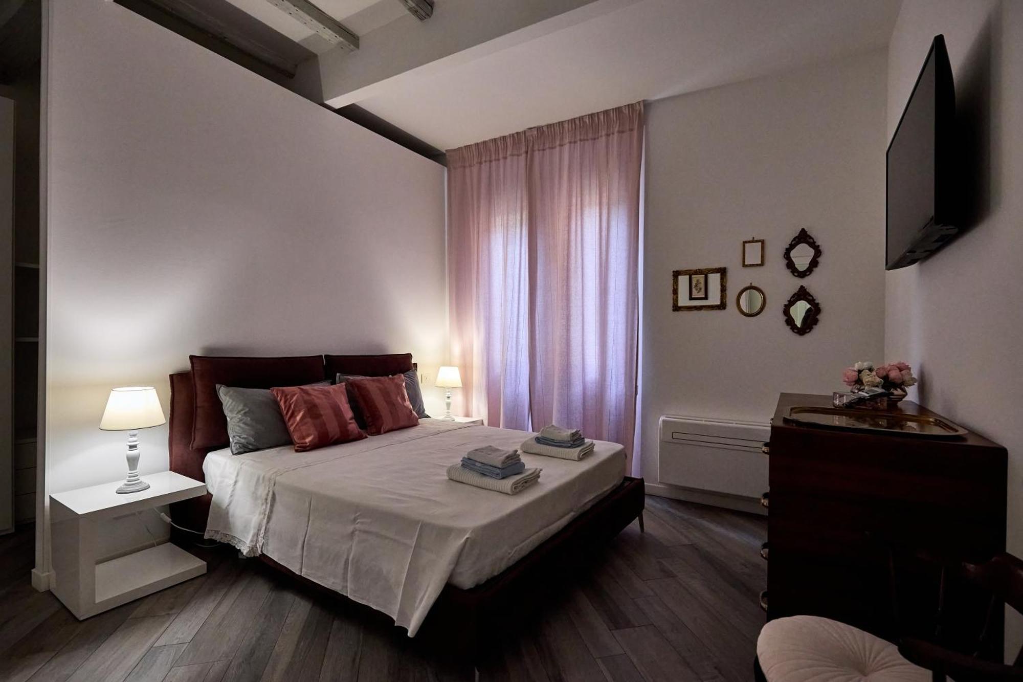 Apartment La Torre Lunga -smart Working- 150 M Dalle-from Due Torri-two Towers