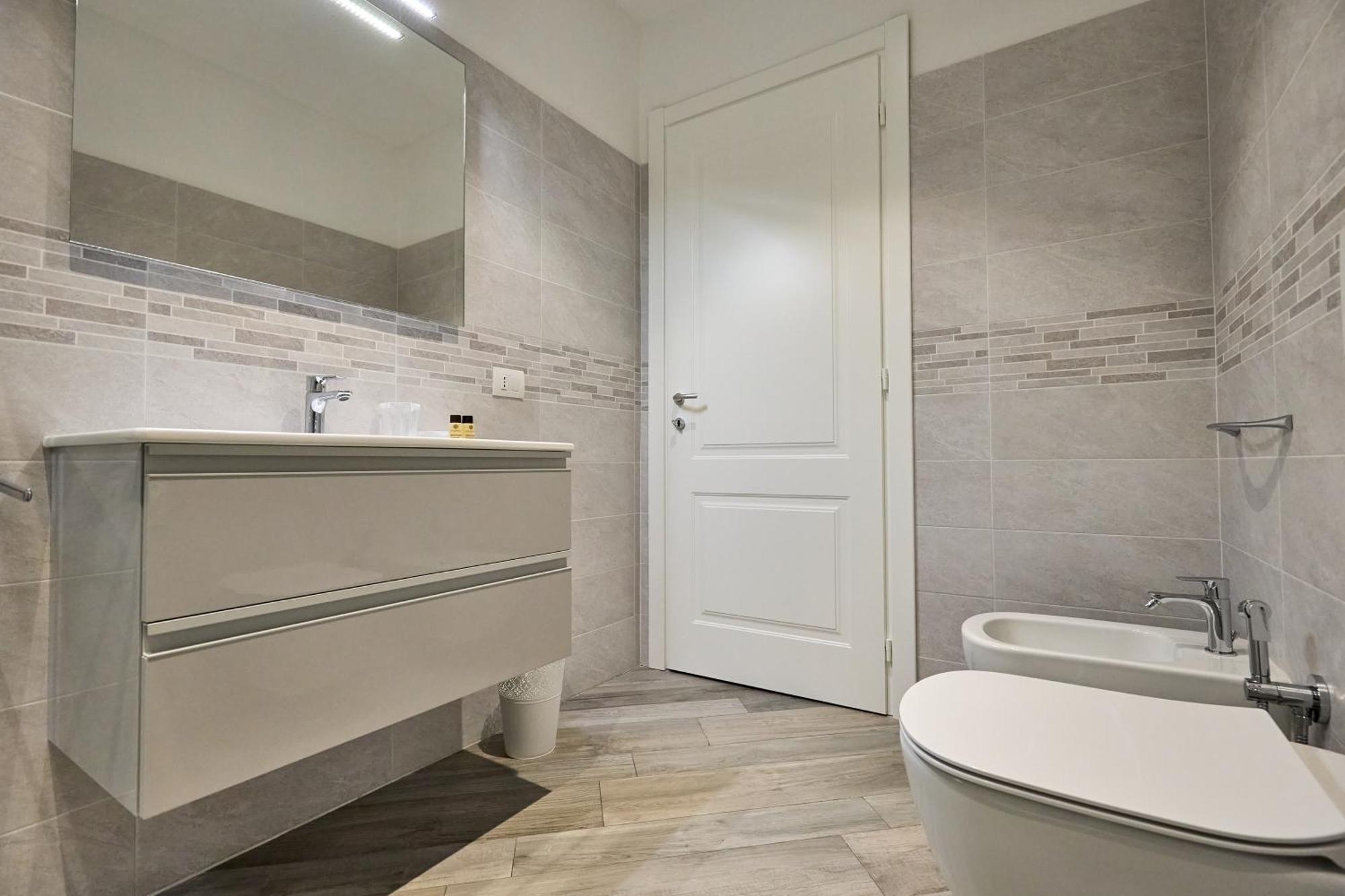 Apartment La Torre Lunga -smart Working- 150 M Dalle-from Due Torri-two Towers
