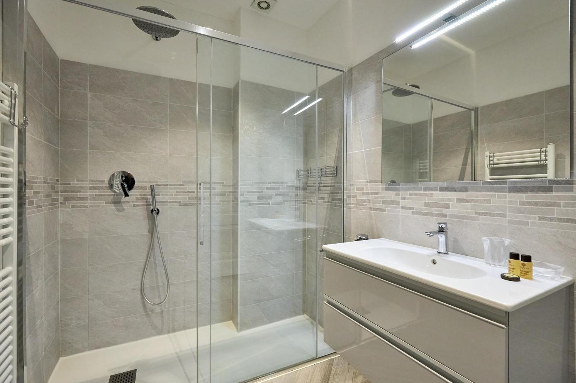 Apartment La Torre Lunga -smart Working- 150 M Dalle-from Due Torri-two Towers Bologna