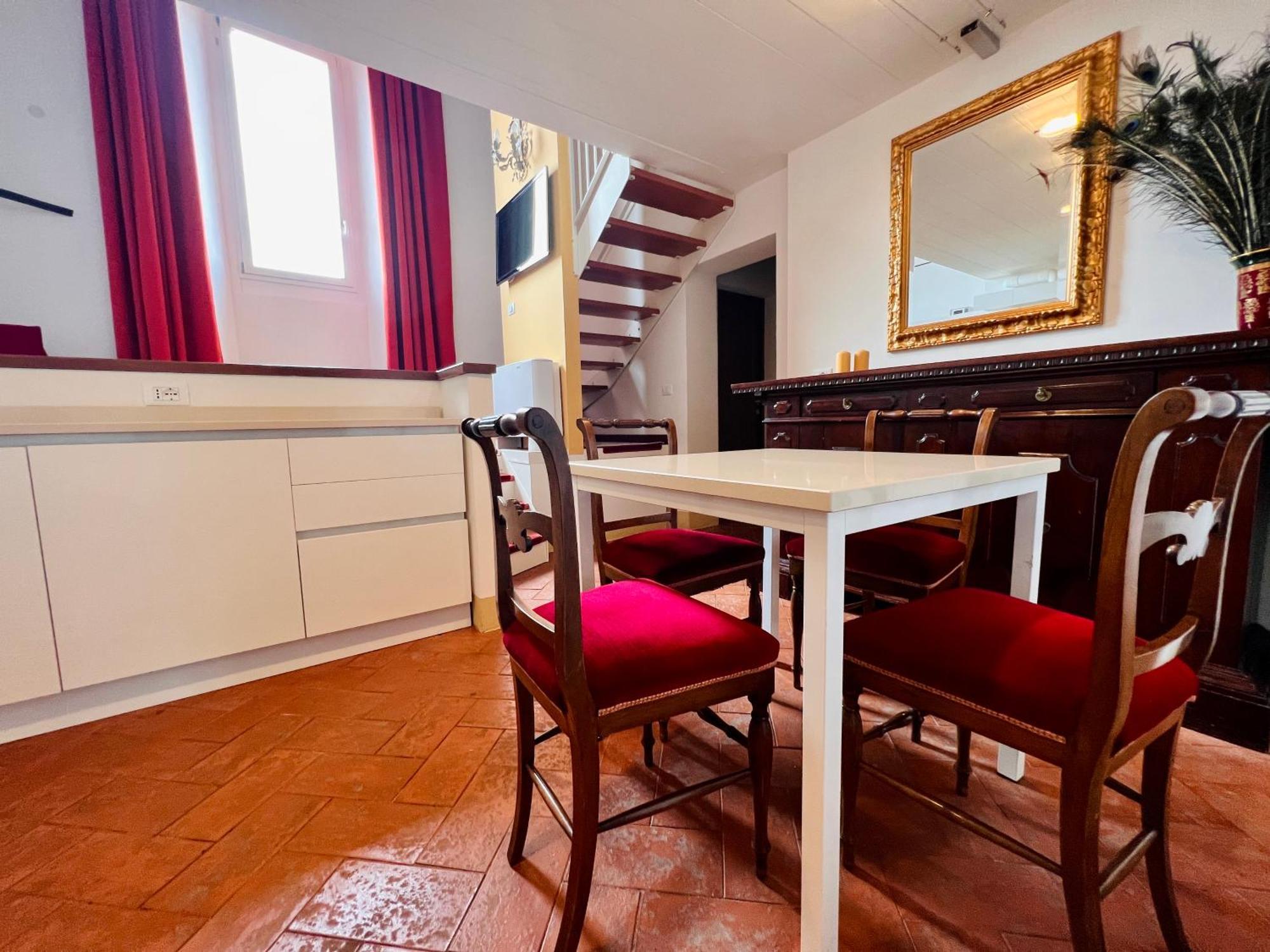 House Of Lovers - Magnificent View In The Heart Of Apartment