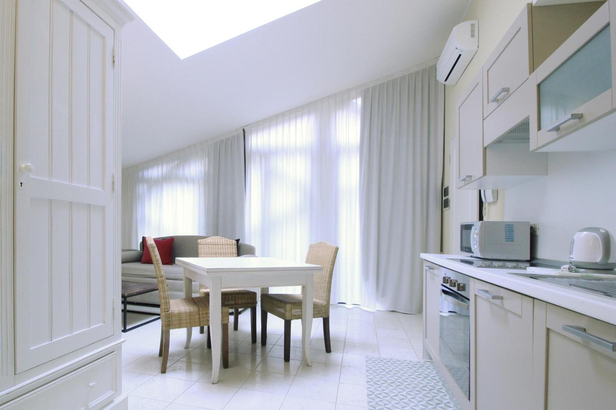 Adriano Aparthotel 2*