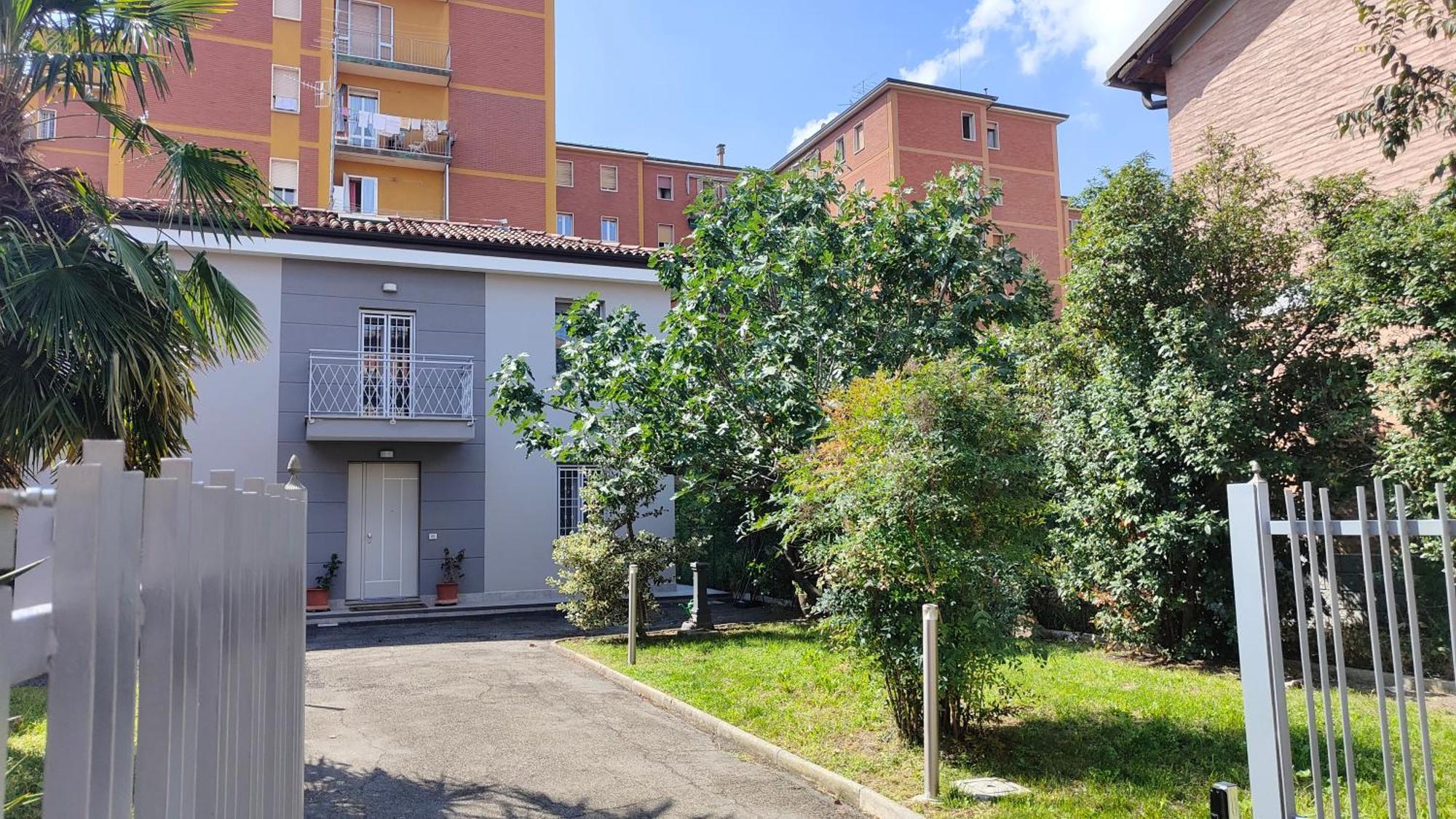 Grigio Perla Residenza, Casa Indipendente Con Parcheggio Privato E Giardino