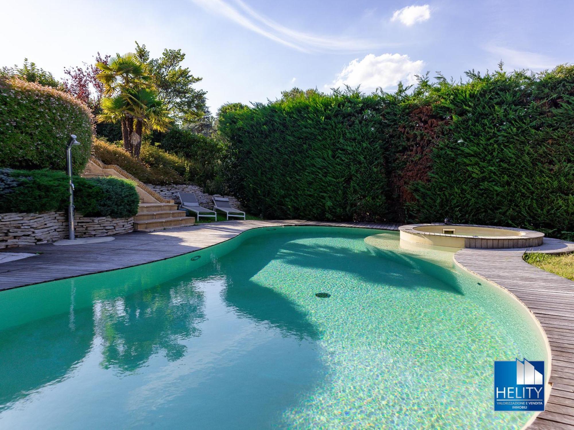 Villa Blissful Havenluxurious With Pool* * * * *