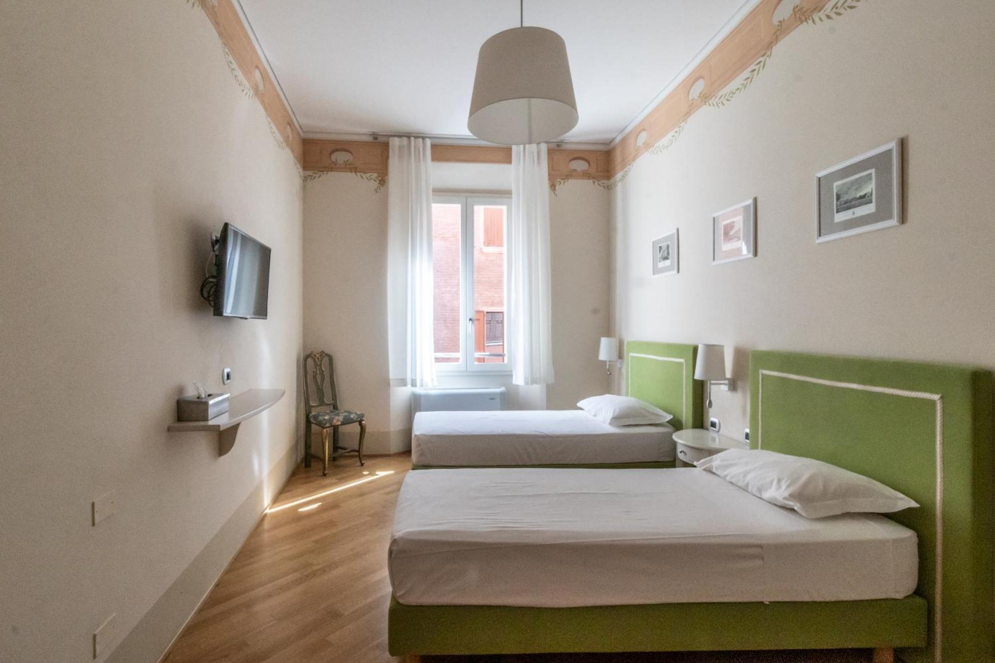 Guest house Casa Isolani Luxury Piazza Maggiore 1 2*