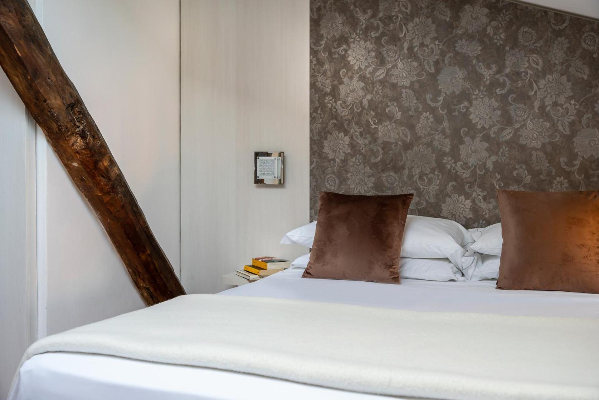 Rossini 1936 - Small&charming 4* Bologna