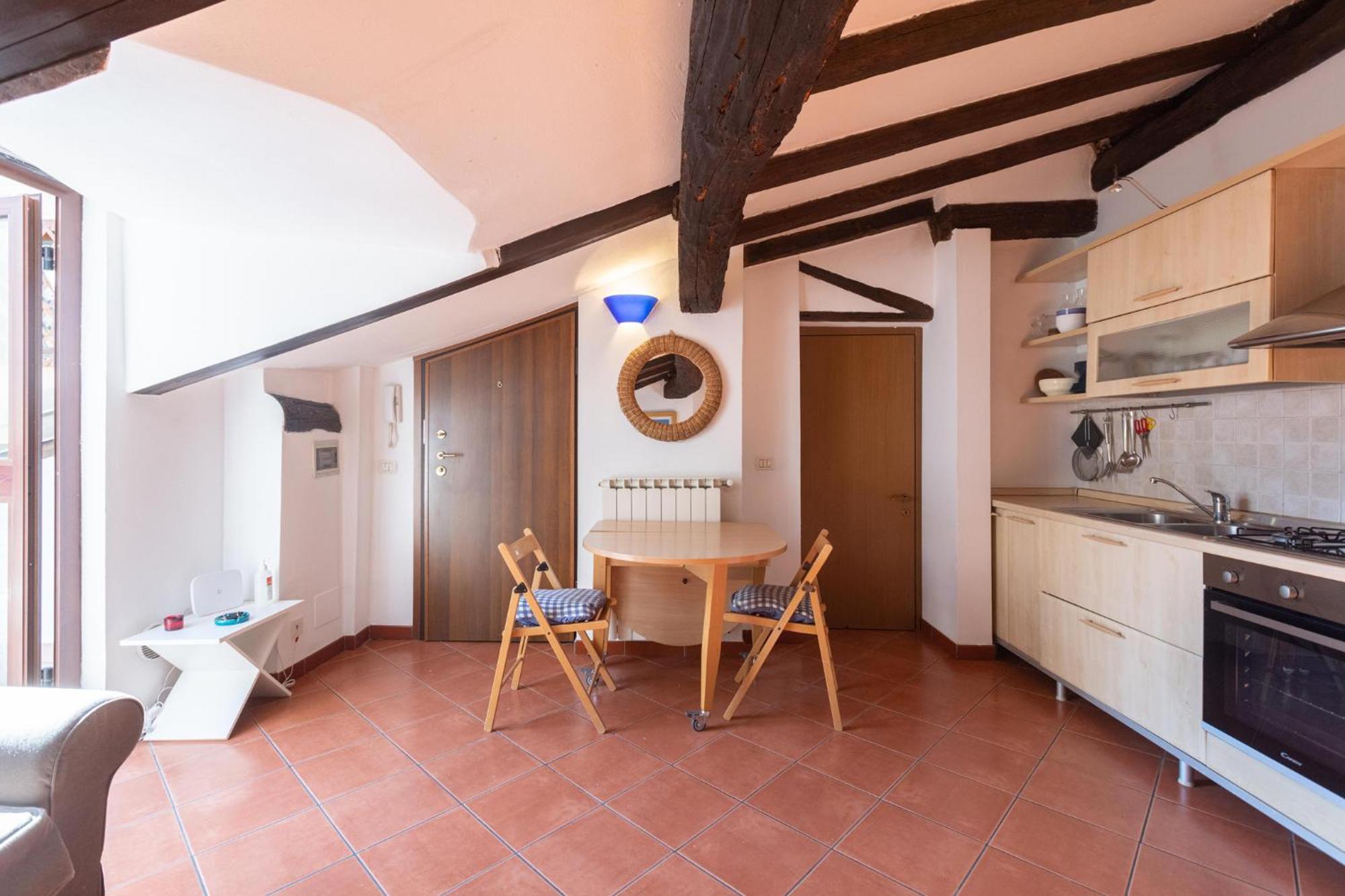 Apartment Beautiful Penthouse In Center With Balcony *