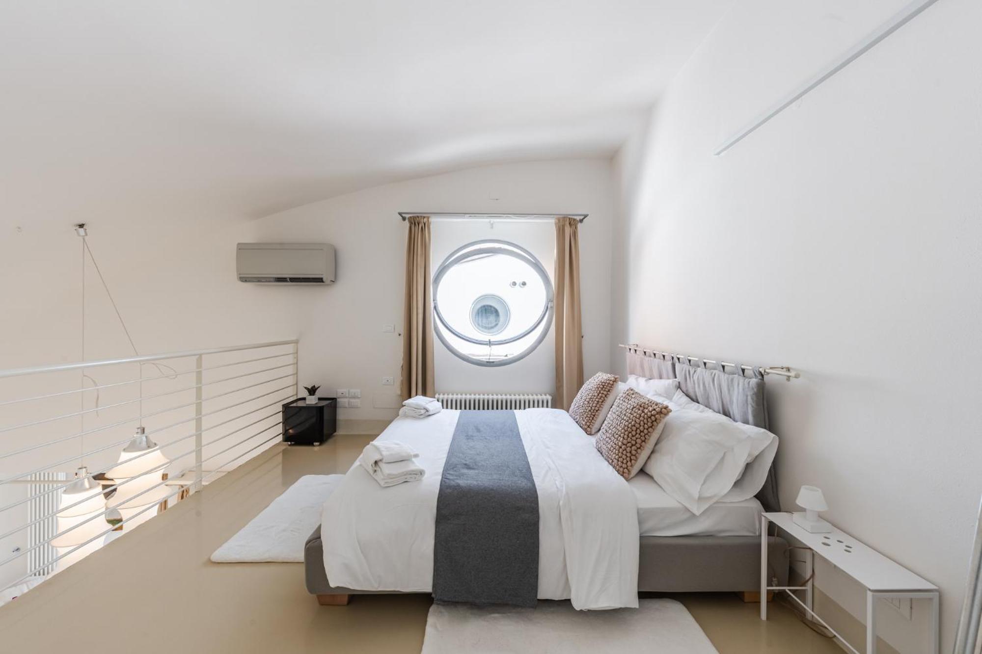 Ab - Via Dello Scalo 10 Falkland Apartment