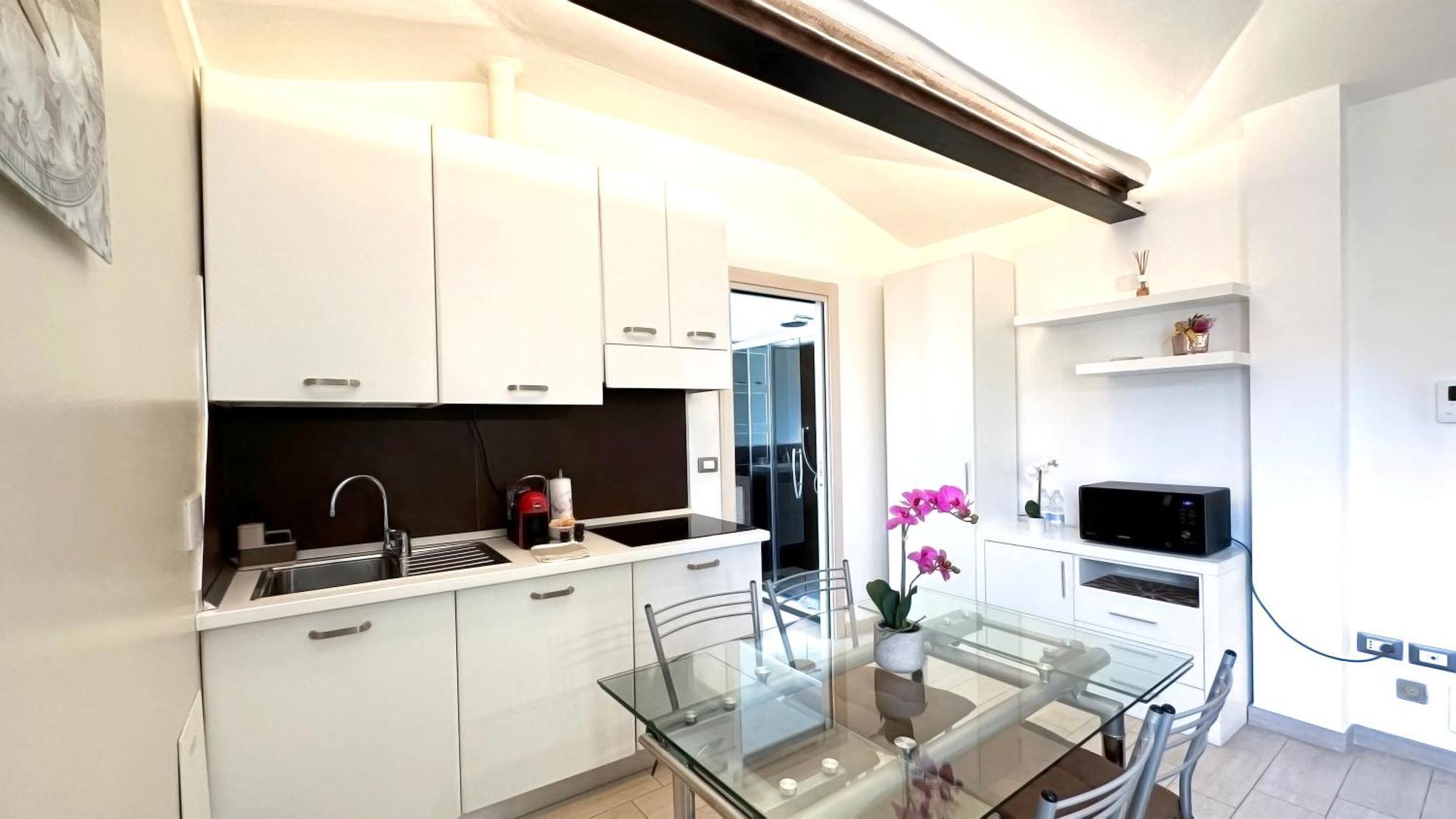 Int 5 - Elios Apartment