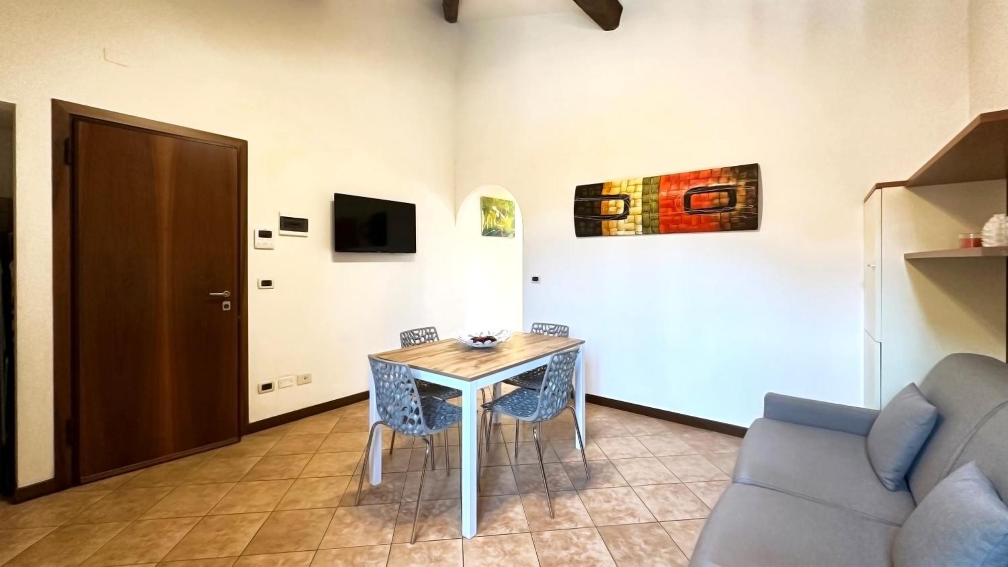 Int 4 - Edoardo Apartment