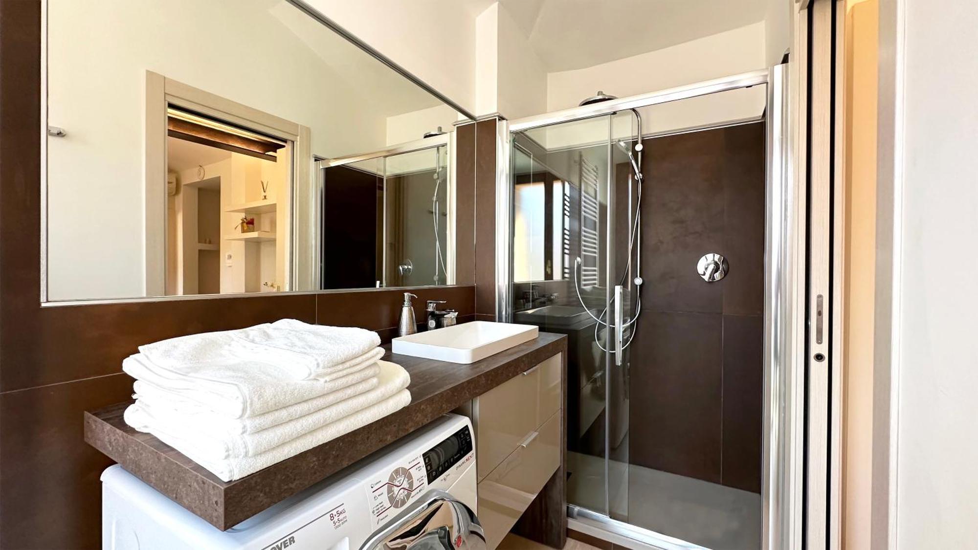 Int 5 - Elios Apartment