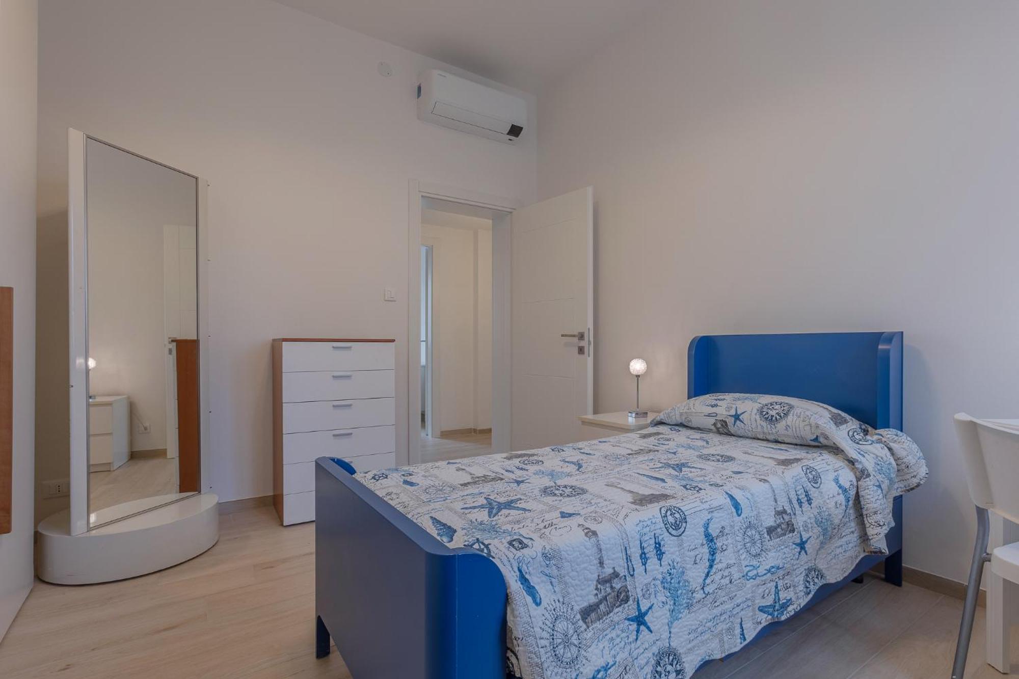 Spacious X5 With Two Balconies! Apartment *