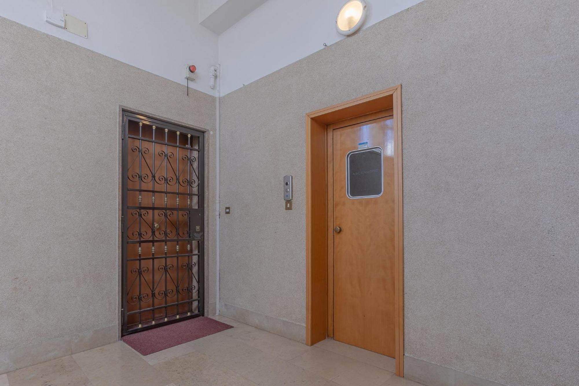 Spacious X5 With Two Balconies! Apartment *