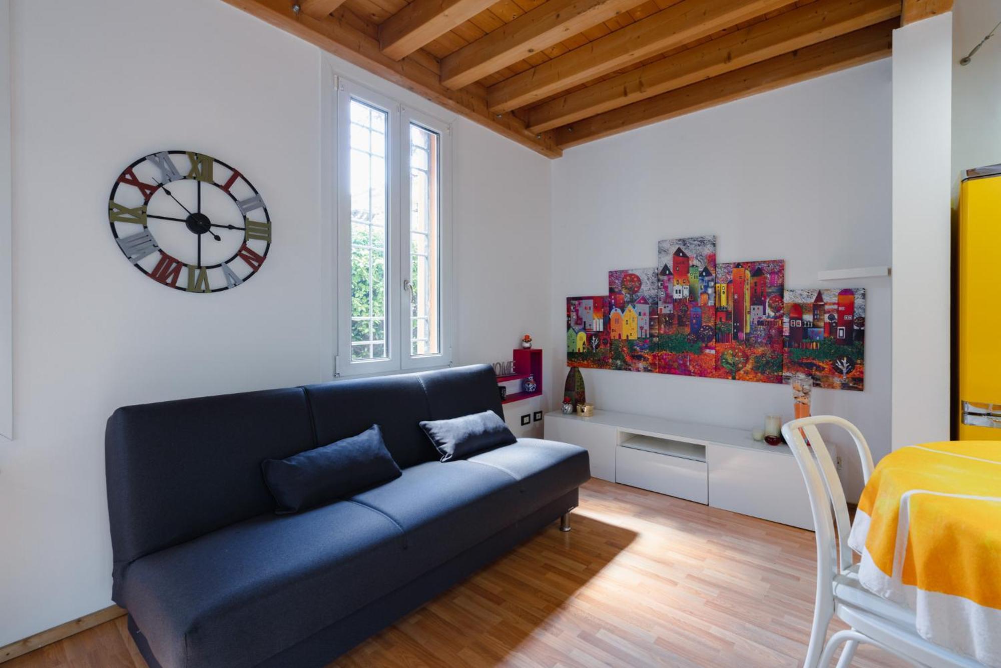 Authentic Relax: 10 Minutes From The Heart Of Town Apartment
