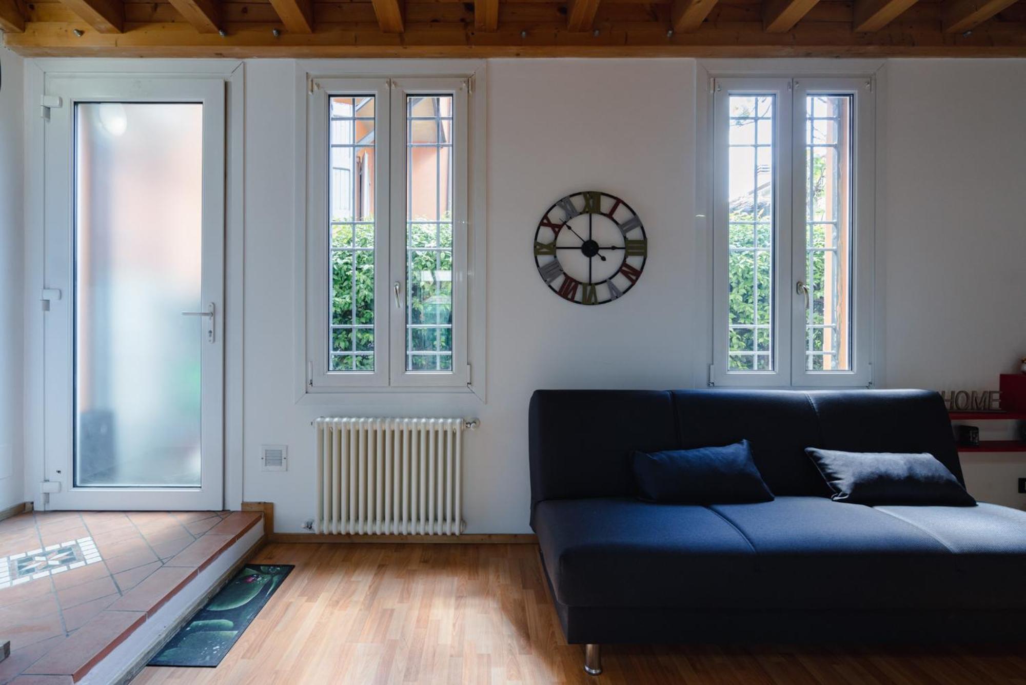 Authentic Relax: 10 Minutes From The Heart Of Town Apartment