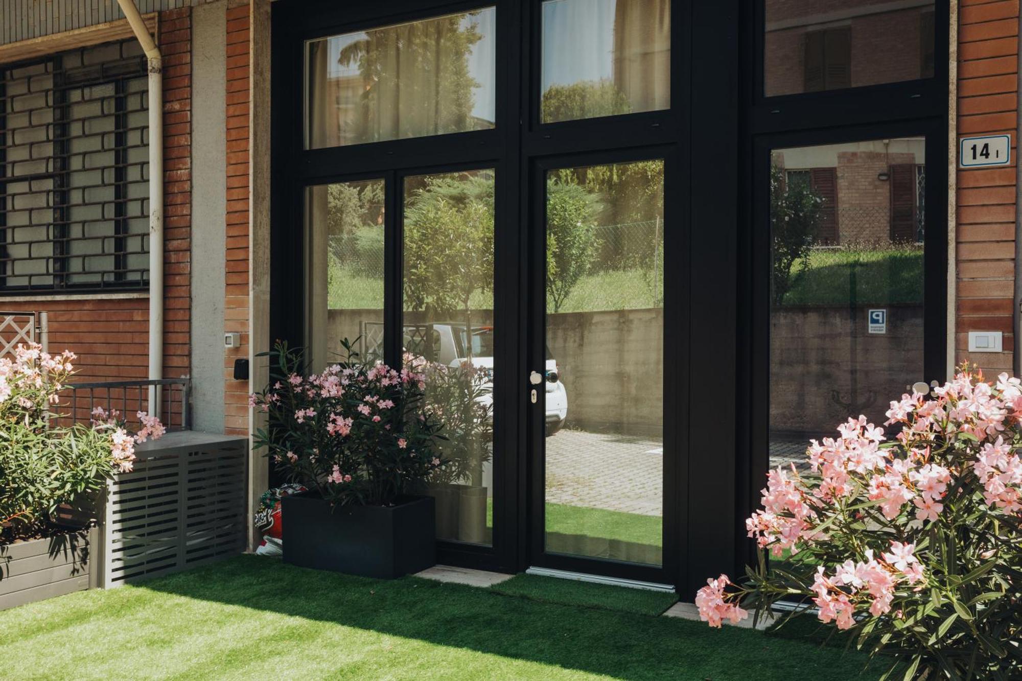 Apartment Caseospitali - Bologna Studio 1, Grande Bilocale Con Arredo Design E Posto Auto Per 4