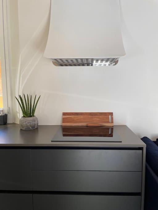 Kurt's Kitchen, Stylish With Terrace Apartment Bologna