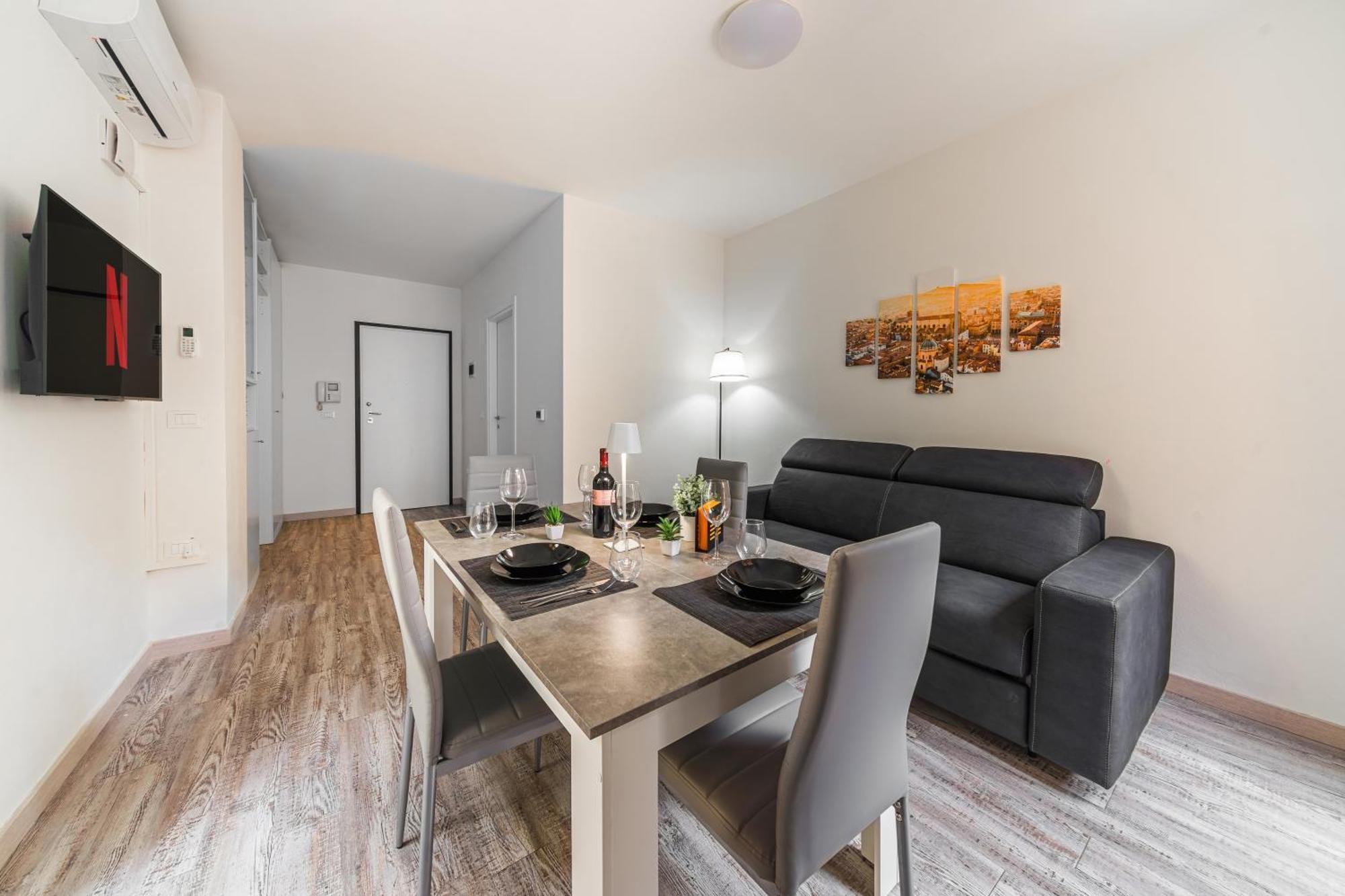 Diamond Private Garden Center - Station Apartment