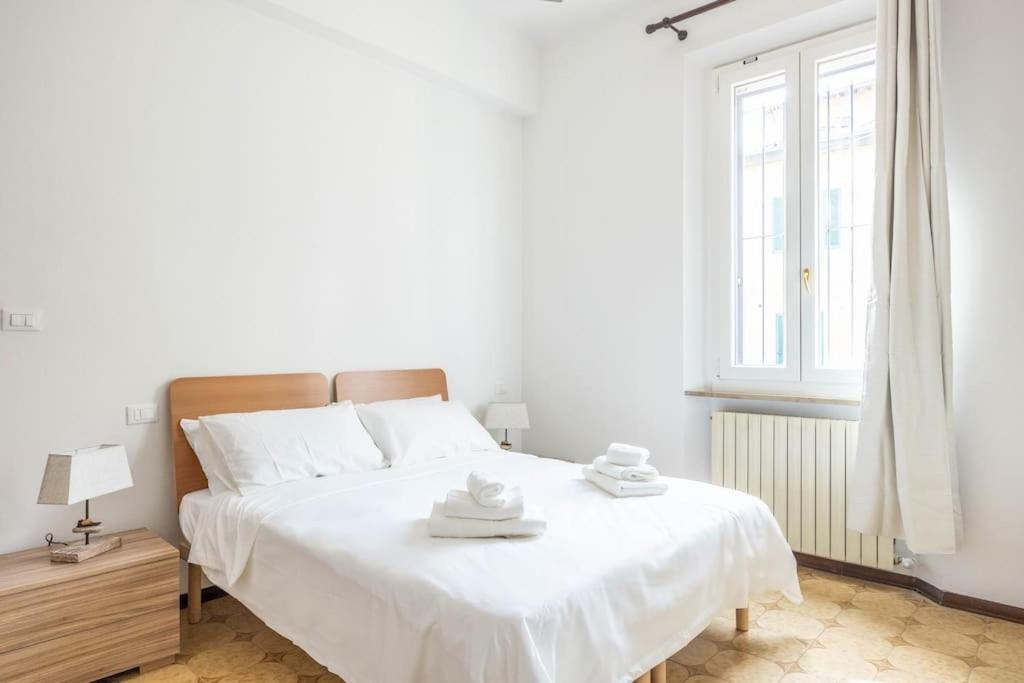 Essential - Ambrogio Host Appartement Bologna