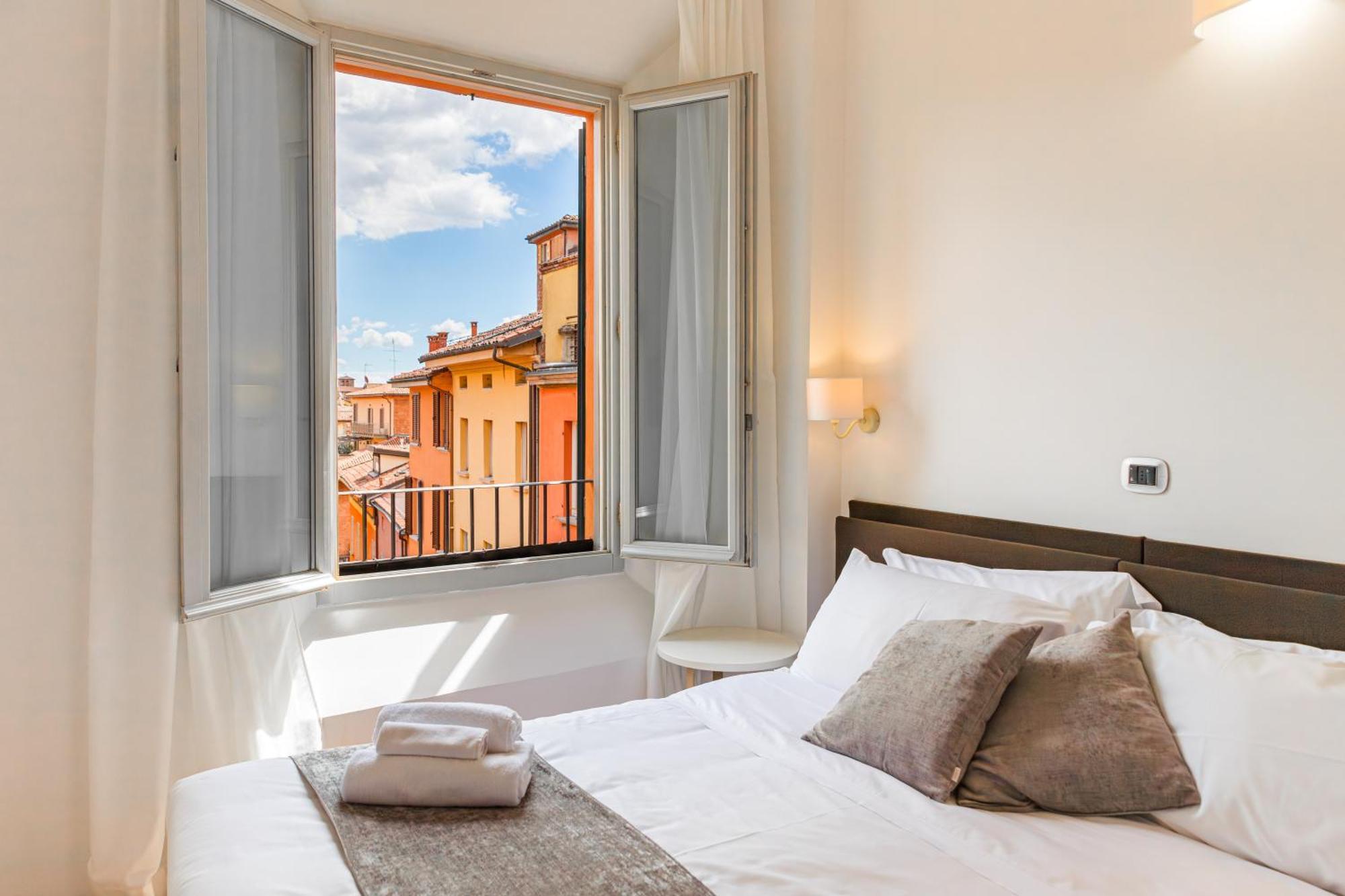 Immobo Arcadian - Piazza Maggiore View Apartment *