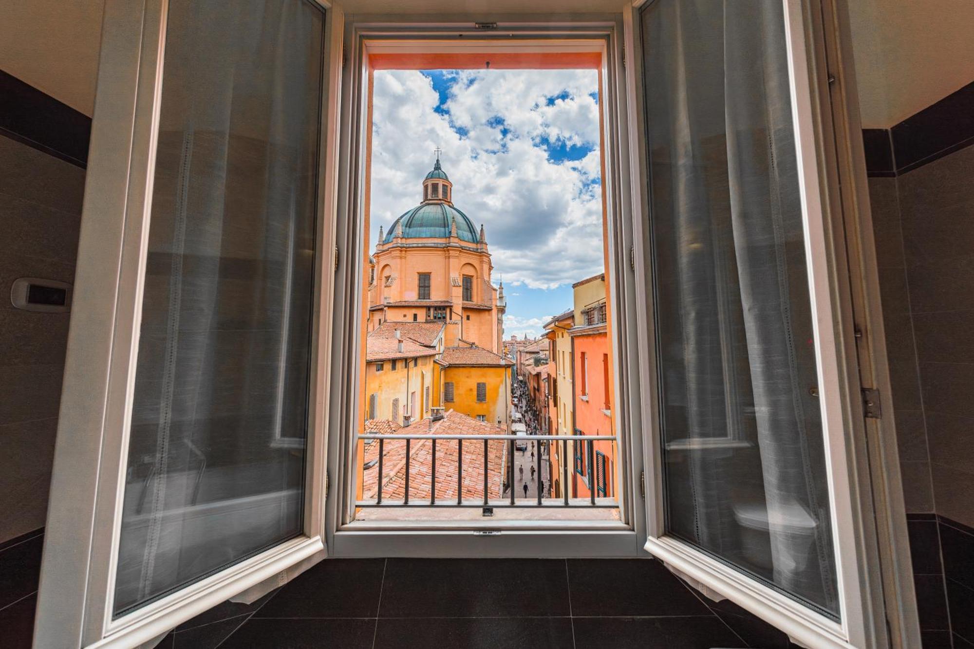 Apartment Immobo Arcadian - Piazza Maggiore View